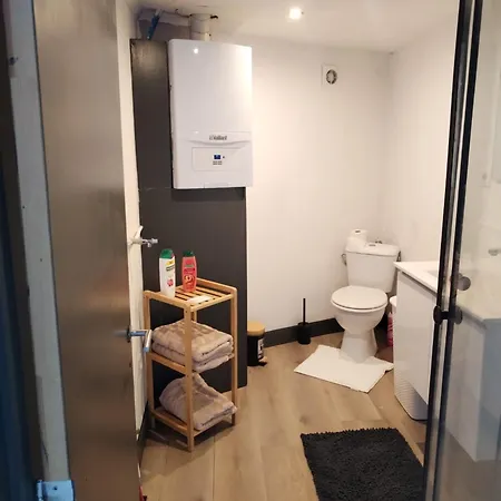 Duplex Cosy Gosselies - 4km Aeroport Et Commerces *